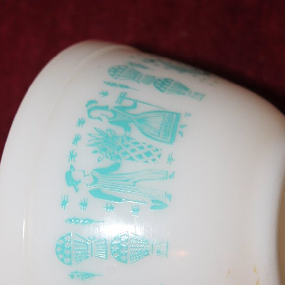 Vintage Pyrex Amish Butterprint Small Mixing Bowl Turquoise/White #401, 1  1/2 p - Picture 2 of 4